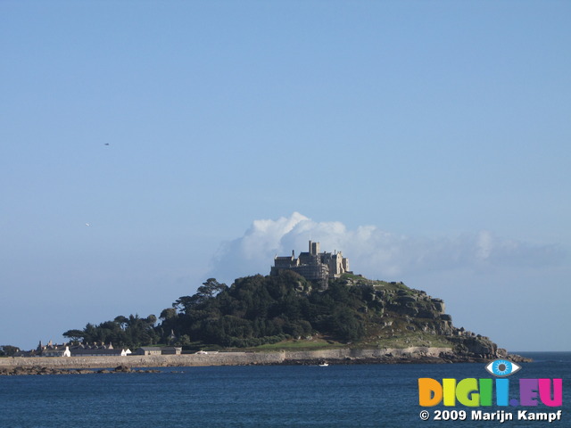 SX08968 St Michael's Mount with clouds in background